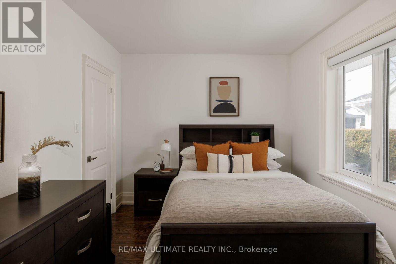 27 Ravensbourne Crescent, Toronto, Ontario  M9A 2A9 - Photo 32 - W12838808