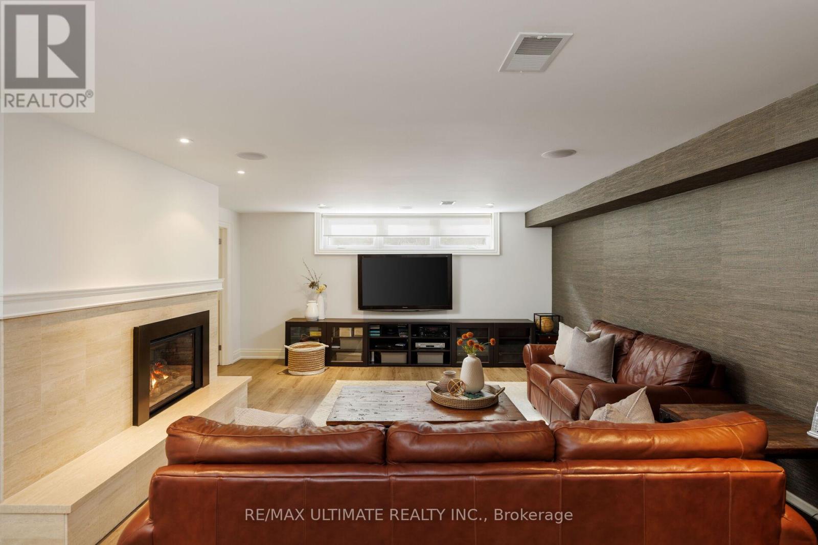 27 Ravensbourne Crescent, Toronto, Ontario  M9A 2A9 - Photo 35 - W12838808