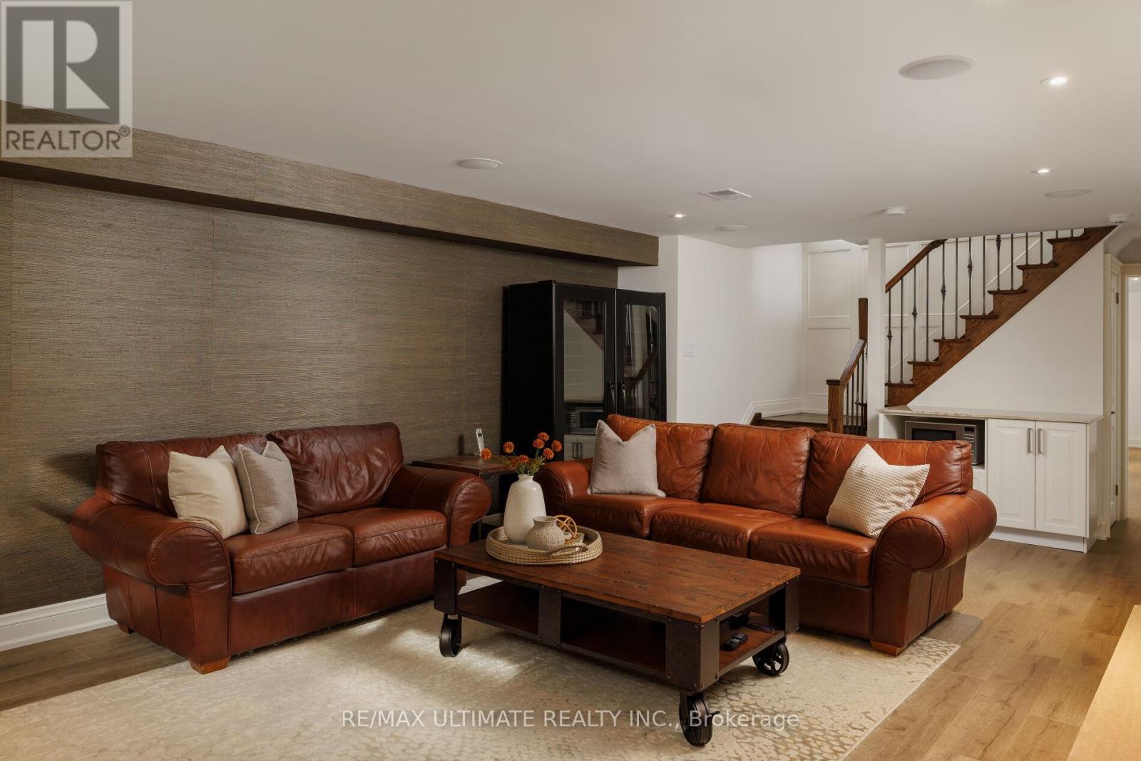 27 Ravensbourne Crescent, Toronto, Ontario  M9A 2A9 - Photo 38 - W12838808