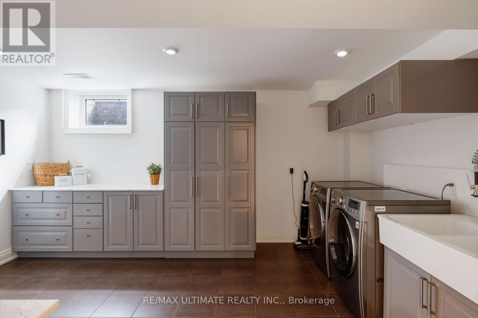 27 Ravensbourne Crescent, Toronto, Ontario  M9A 2A9 - Photo 44 - W12838808