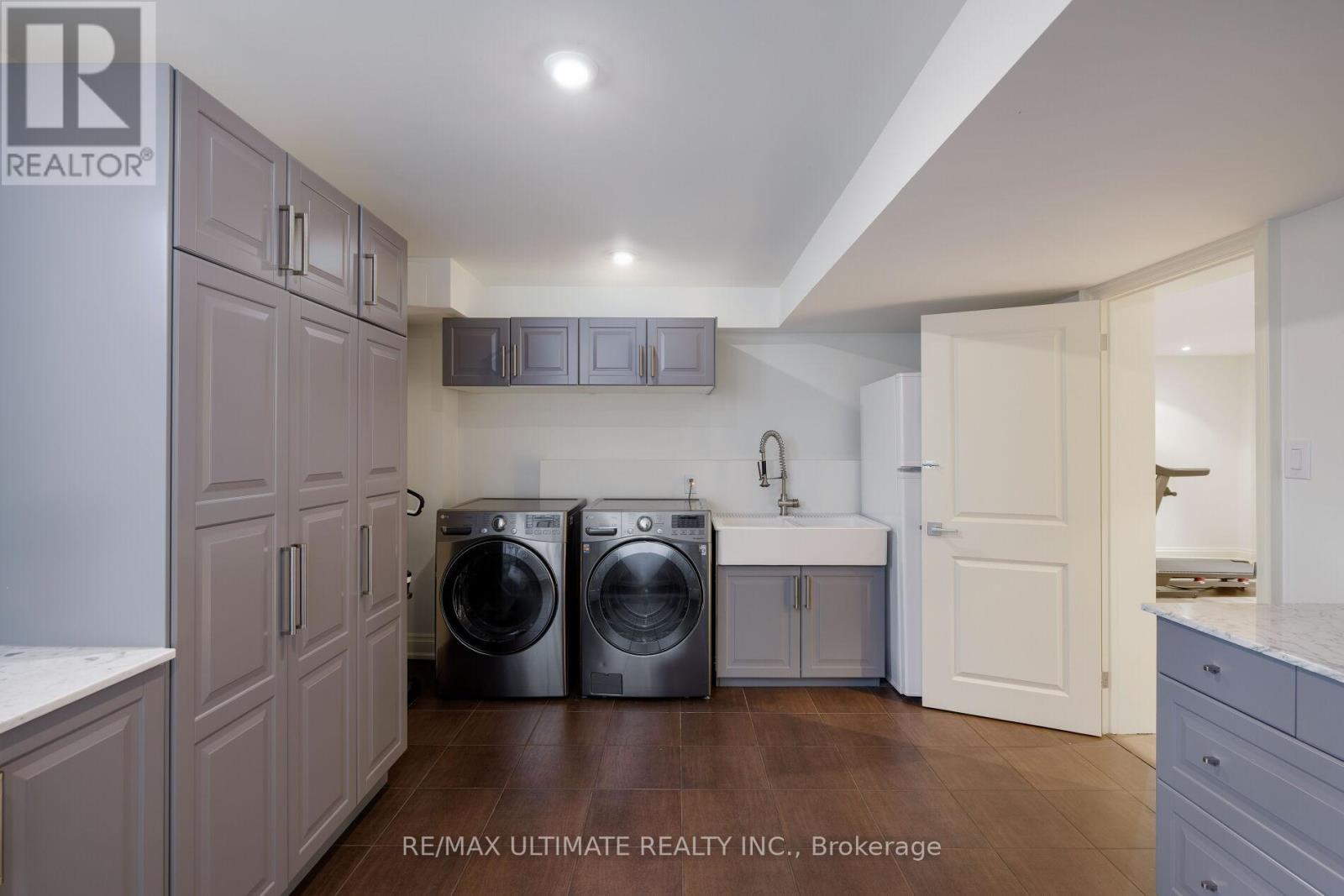 27 Ravensbourne Crescent, Toronto, Ontario  M9A 2A9 - Photo 45 - W12838808