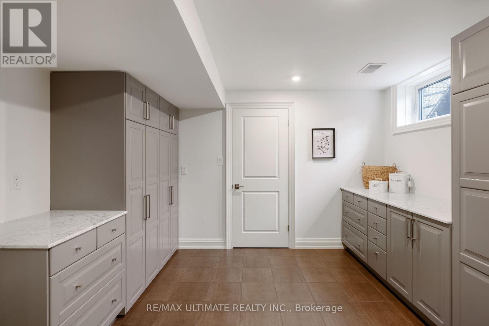 27 Ravensbourne Crescent, Toronto, Ontario  M9A 2A9 - Photo 46 - W12838808