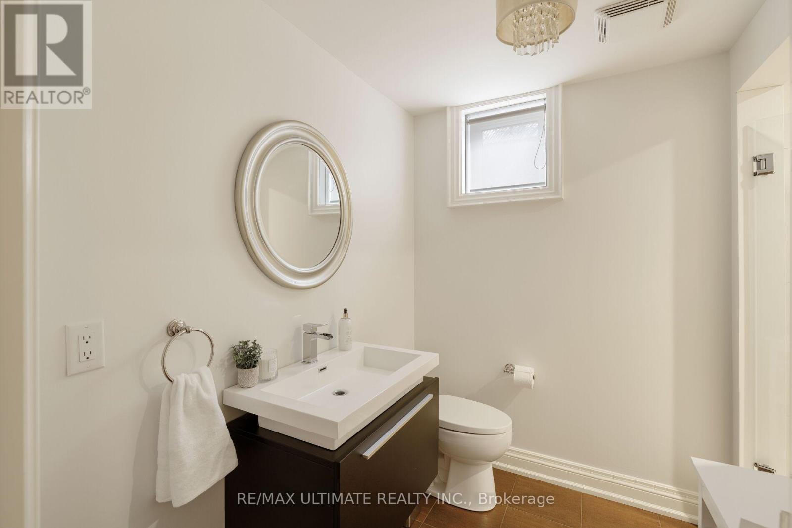 27 Ravensbourne Crescent, Toronto, Ontario  M9A 2A9 - Photo 47 - W12838808