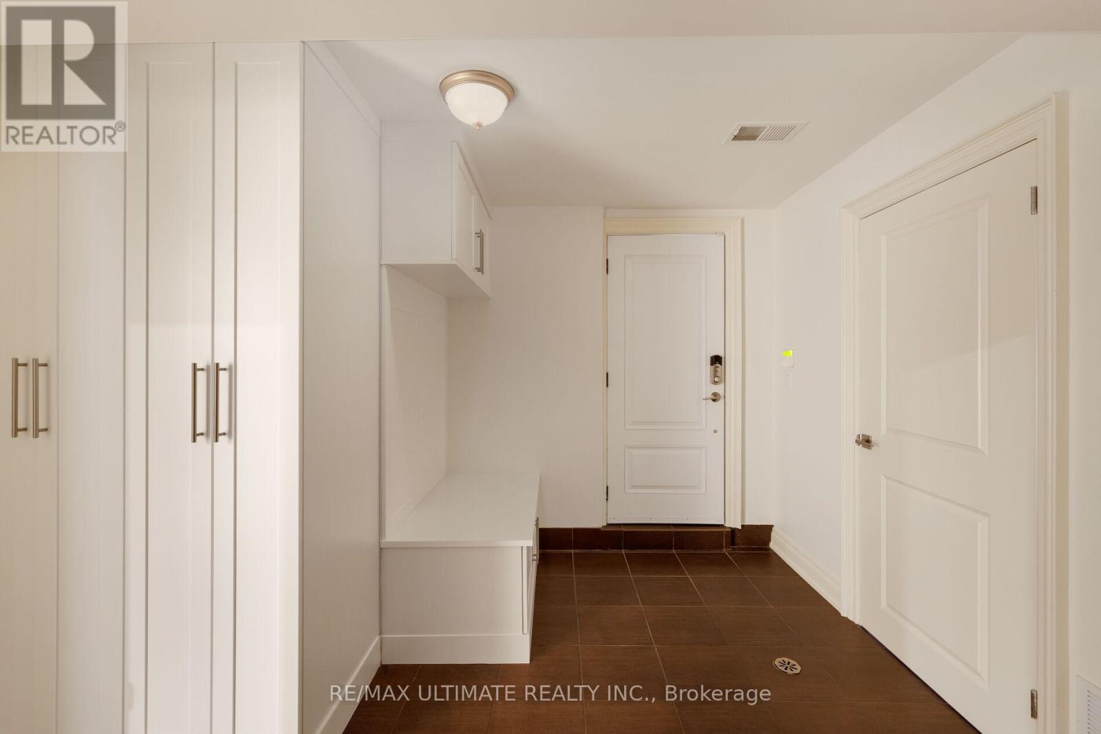 27 Ravensbourne Crescent, Toronto, Ontario  M9A 2A9 - Photo 48 - W12838808