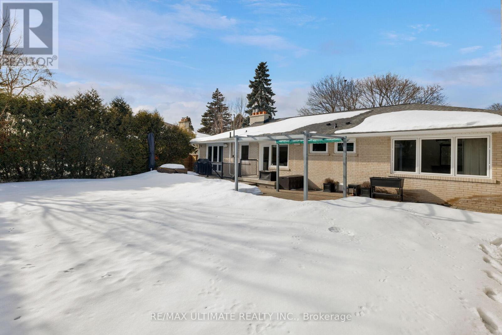 27 Ravensbourne Crescent, Toronto, Ontario  M9A 2A9 - Photo 49 - W12838808