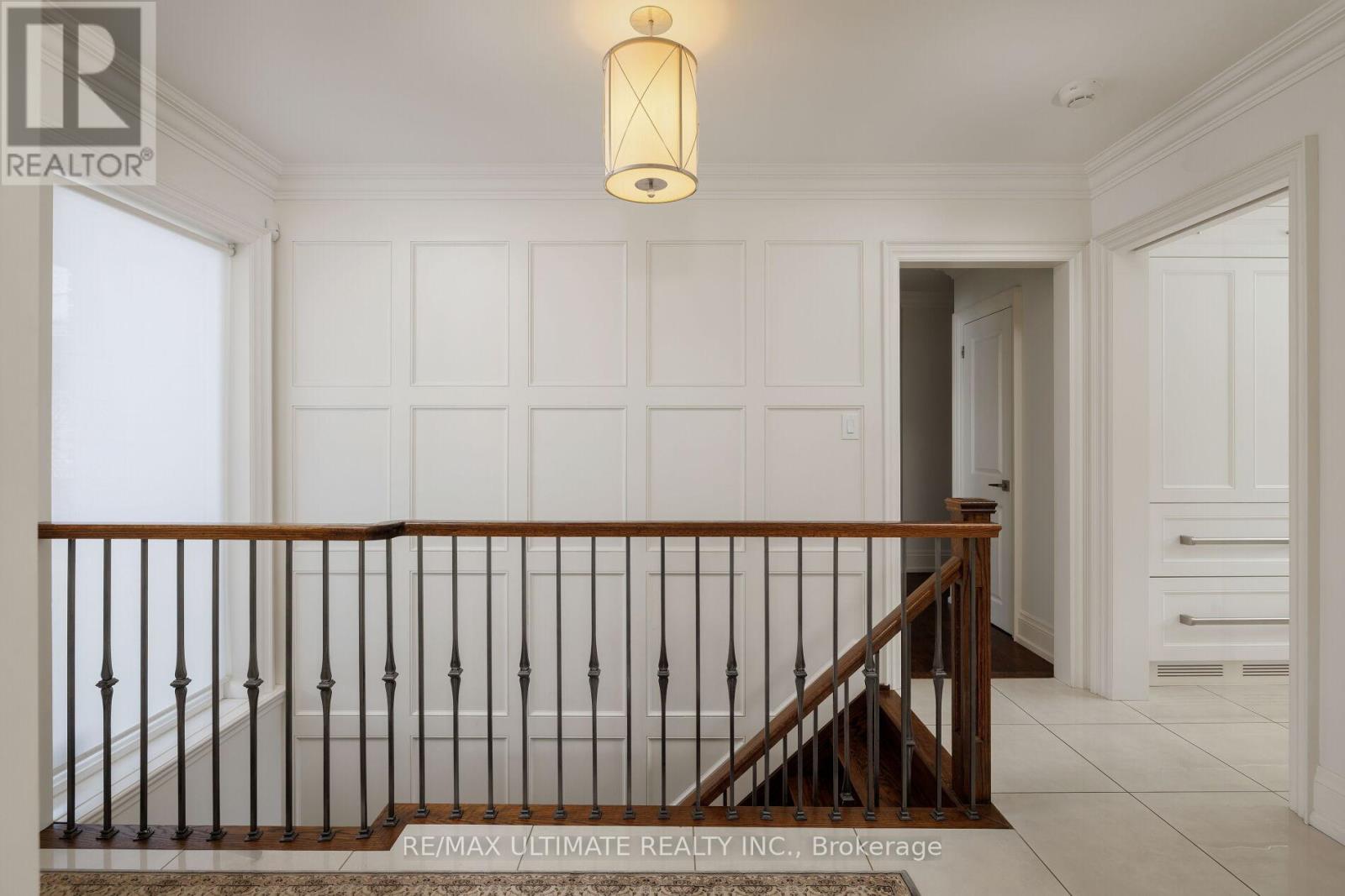 27 Ravensbourne Crescent, Toronto, Ontario  M9A 2A9 - Photo 6 - W12838808