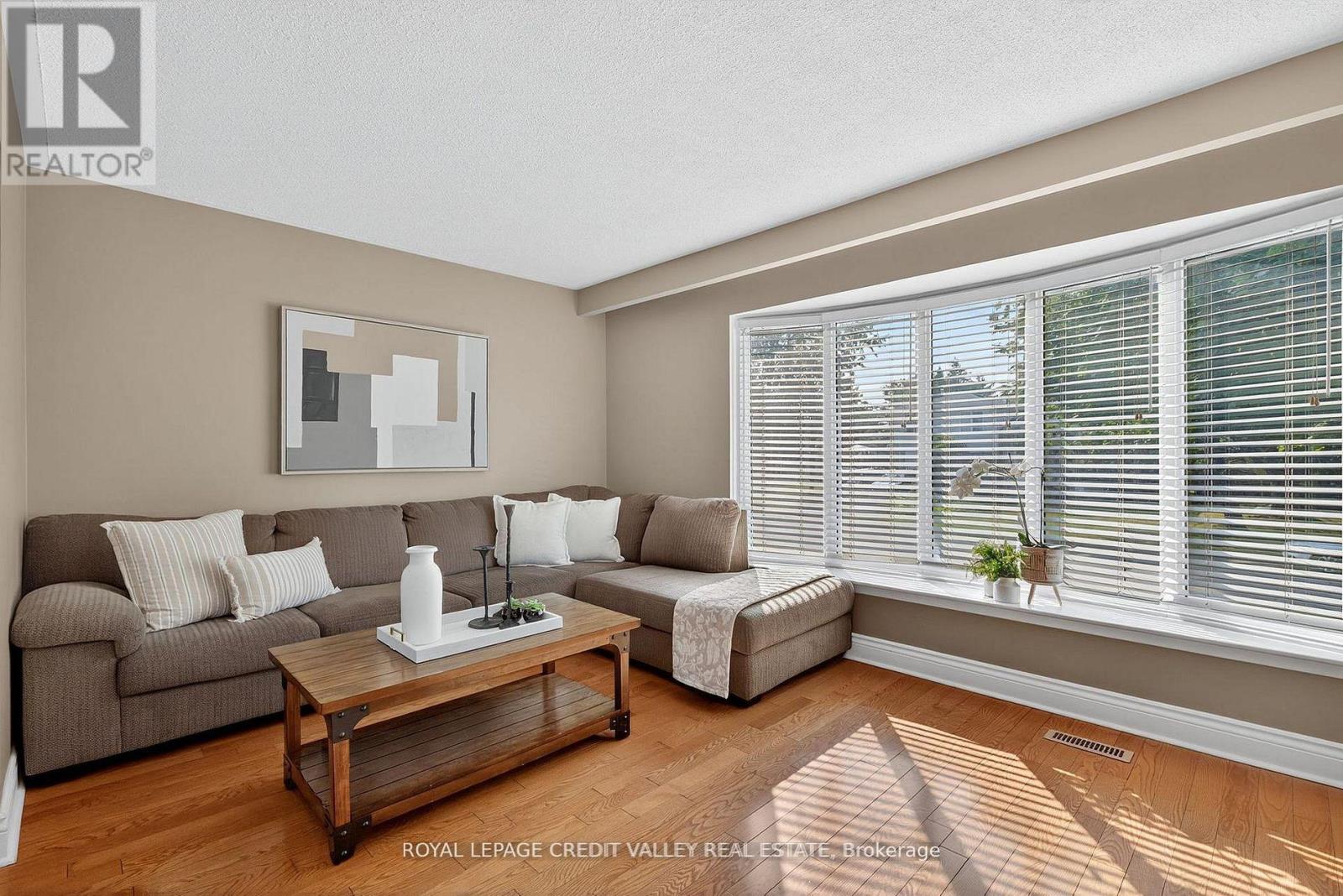 60 Gondola Crescent, Brampton, Ontario  L6S 1W6 - Photo 14 - W12838818