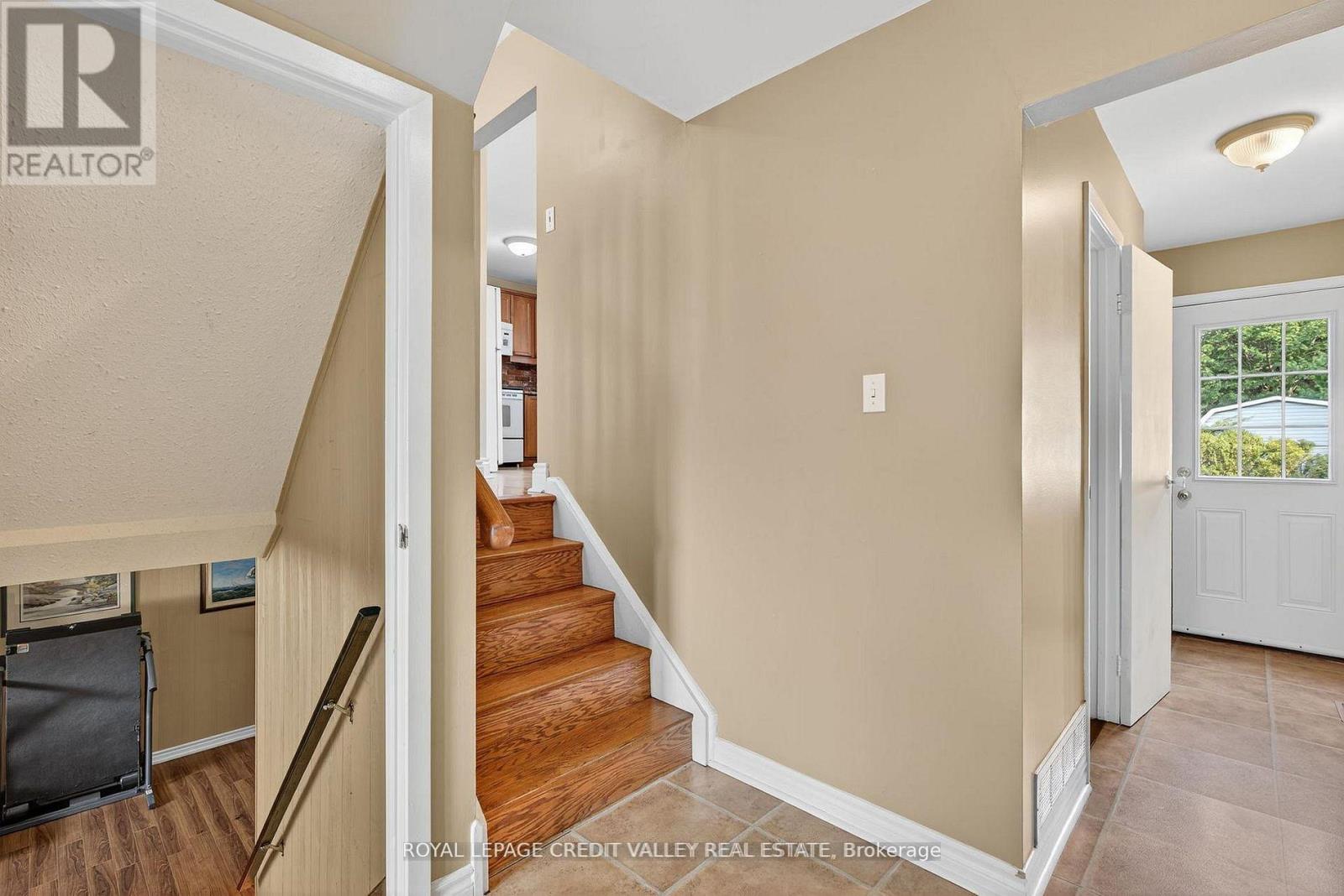 60 Gondola Crescent, Brampton, Ontario  L6S 1W6 - Photo 6 - W12838818