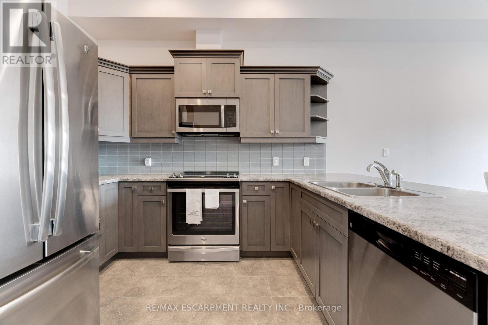 106 - 3290 New Street, Burlington, Ontario  L7N 1M8 - Photo 10 - W12838824