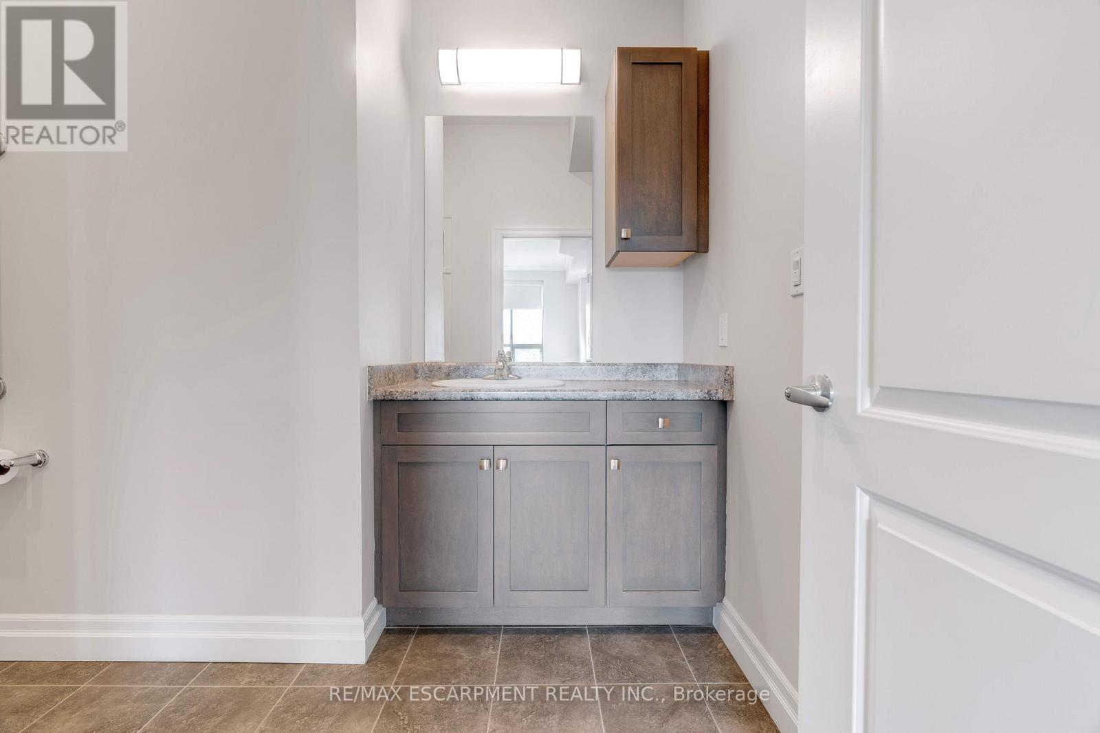 106 - 3290 New Street, Burlington, Ontario  L7N 1M8 - Photo 22 - W12838824