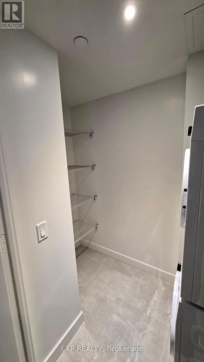 1206 - 448 Burnhamthorpe Road W, Mississauga (City Centre), Ontario  L5B 4M6 - Photo 4 - W12838836