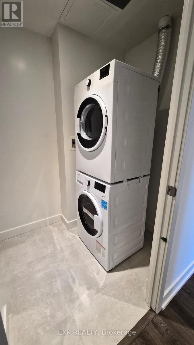 1206 - 448 Burnhamthorpe Road W, Mississauga (City Centre), Ontario  L5B 4M6 - Photo 5 - W12838836