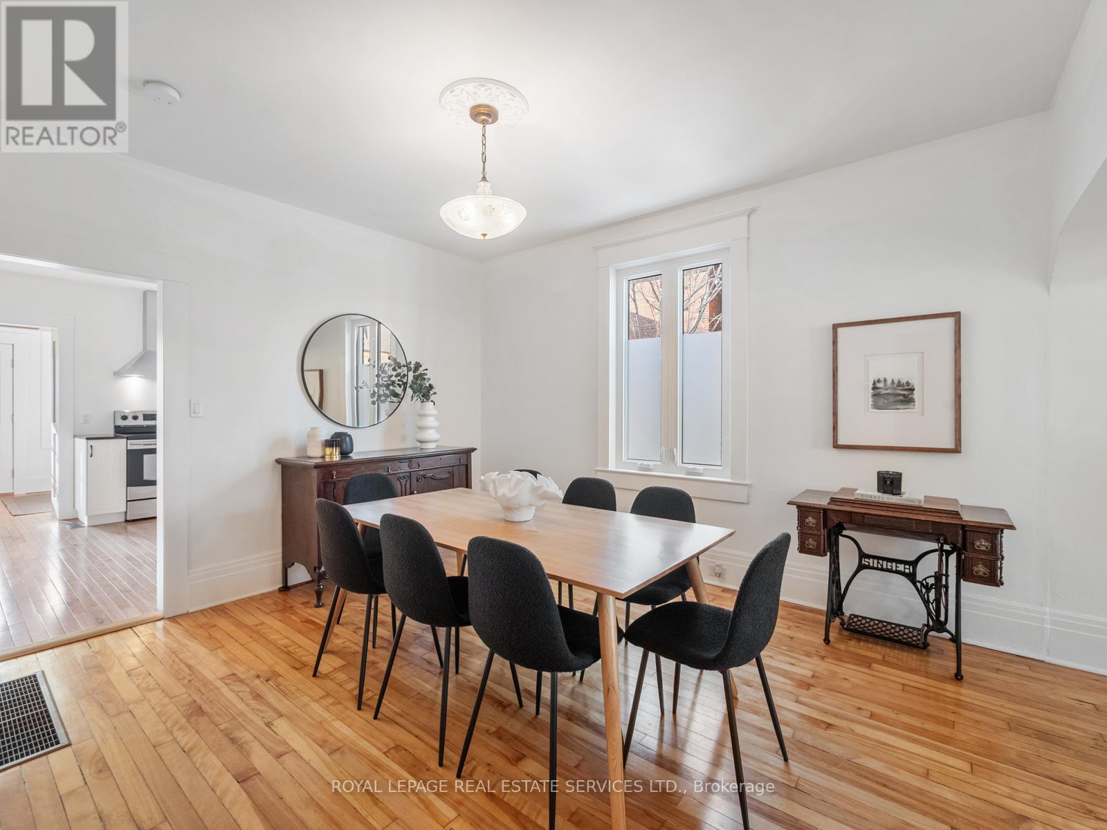 574 St Clarens Avenue, Toronto, Ontario  M6H 3W7 - Photo 10 - W12838844