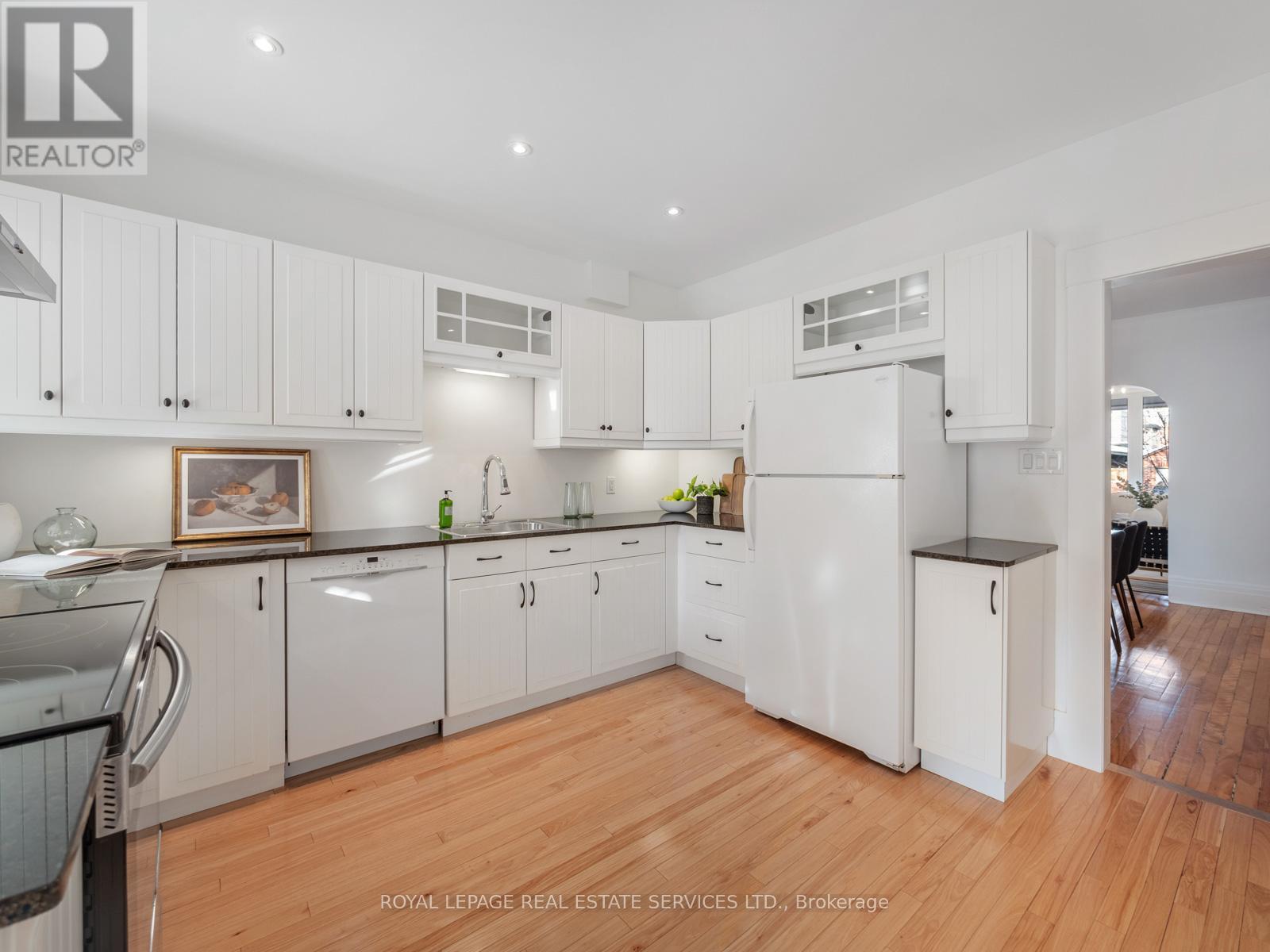 574 St Clarens Avenue, Toronto, Ontario  M6H 3W7 - Photo 12 - W12838844