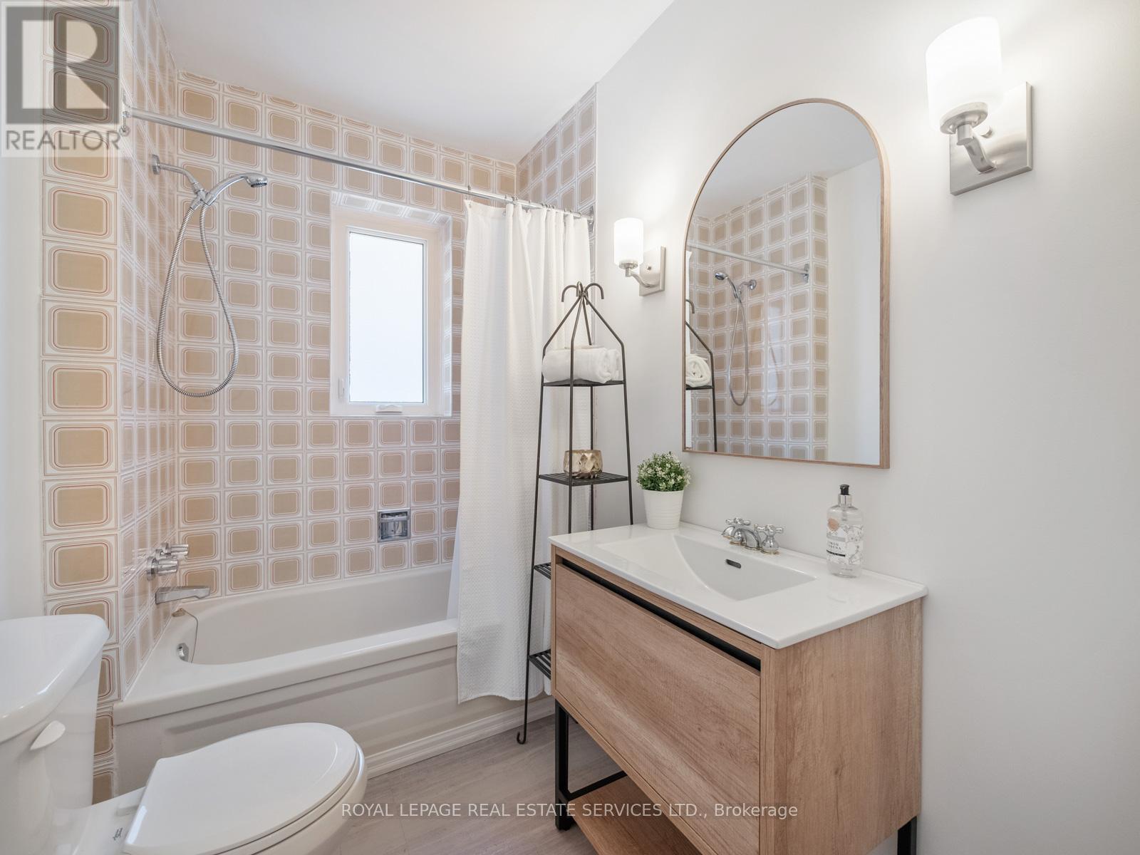 574 St Clarens Avenue, Toronto, Ontario  M6H 3W7 - Photo 29 - W12838844