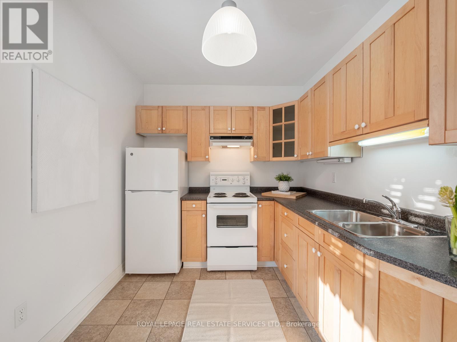 574 St Clarens Avenue, Toronto, Ontario  M6H 3W7 - Photo 31 - W12838844