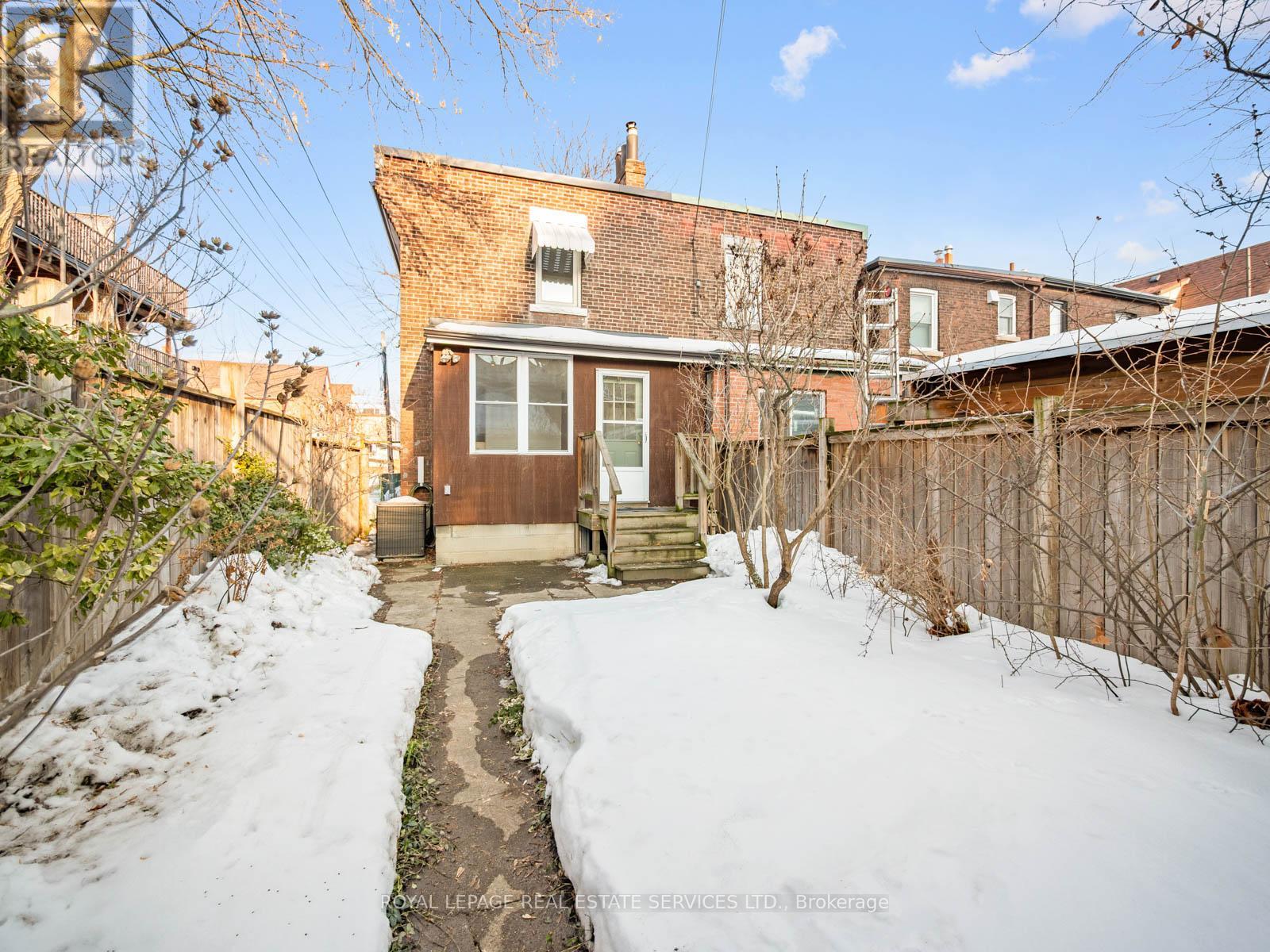 574 St Clarens Avenue, Toronto, Ontario  M6H 3W7 - Photo 39 - W12838844