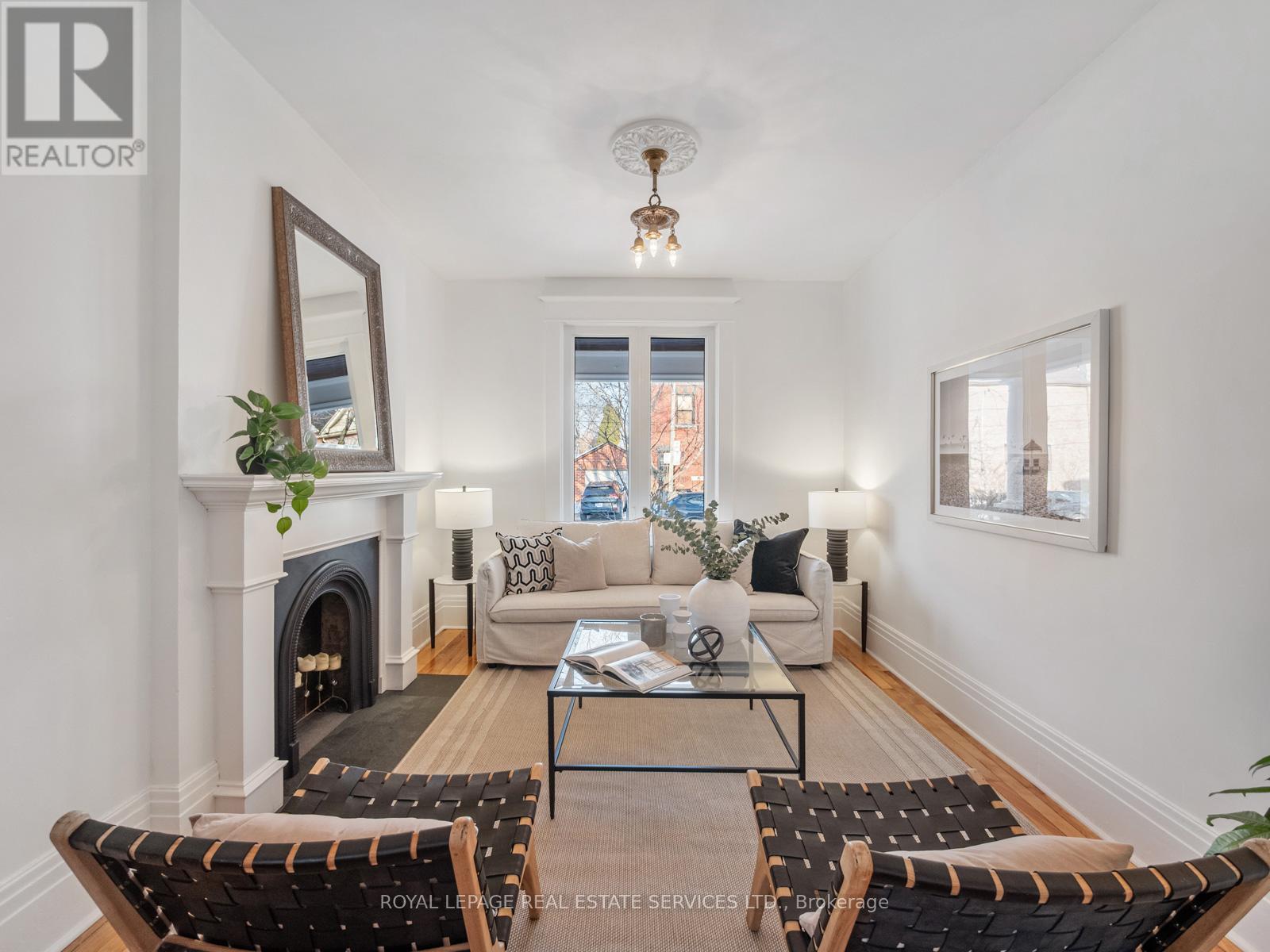 574 St Clarens Avenue, Toronto, Ontario  M6H 3W7 - Photo 5 - W12838844