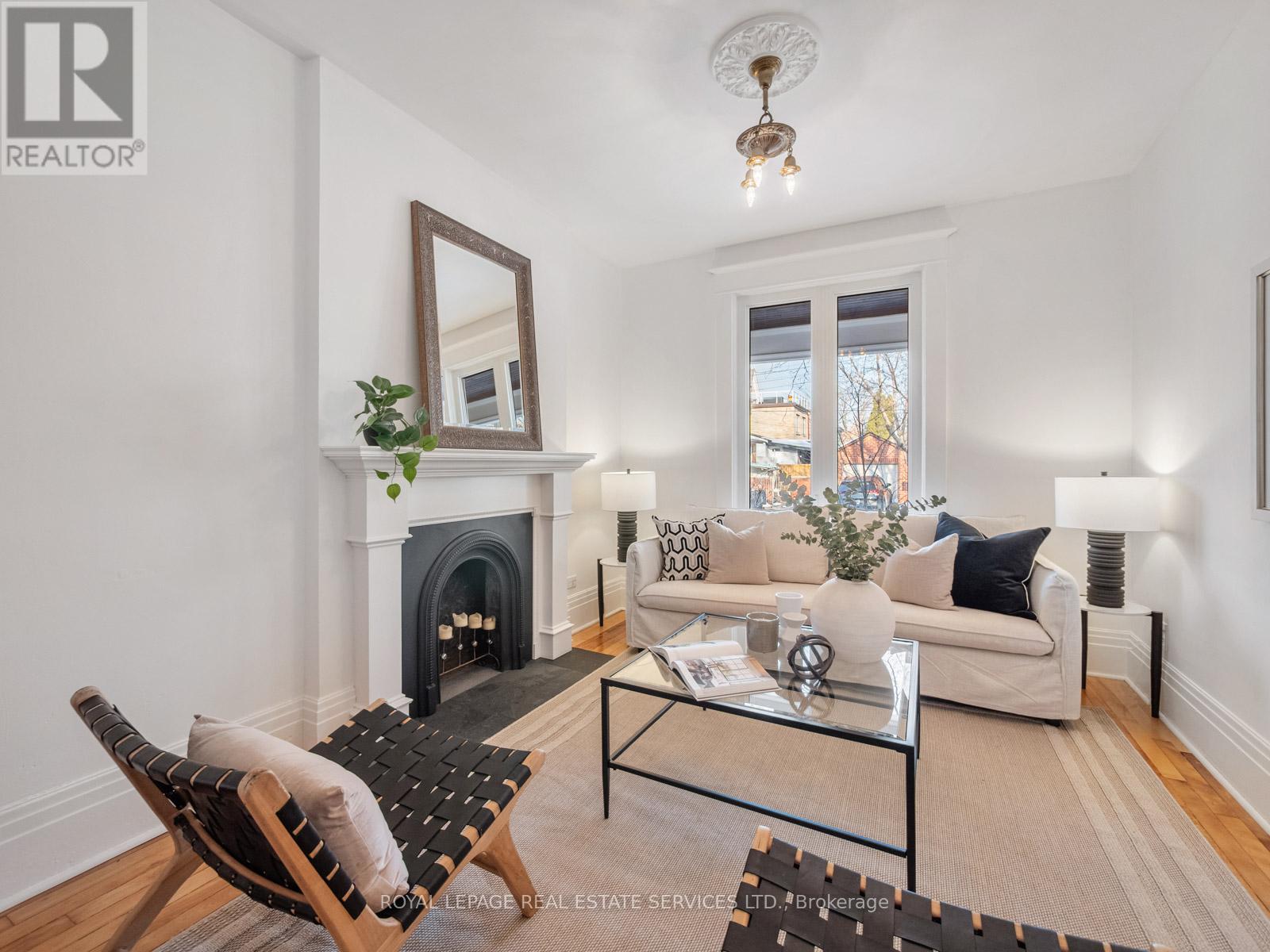 574 St Clarens Avenue, Toronto, Ontario  M6H 3W7 - Photo 6 - W12838844