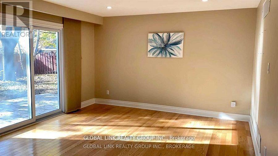 812 Bexhill Road, Mississauga, Ontario  L5H 3L1 - Photo 7 - W12838880