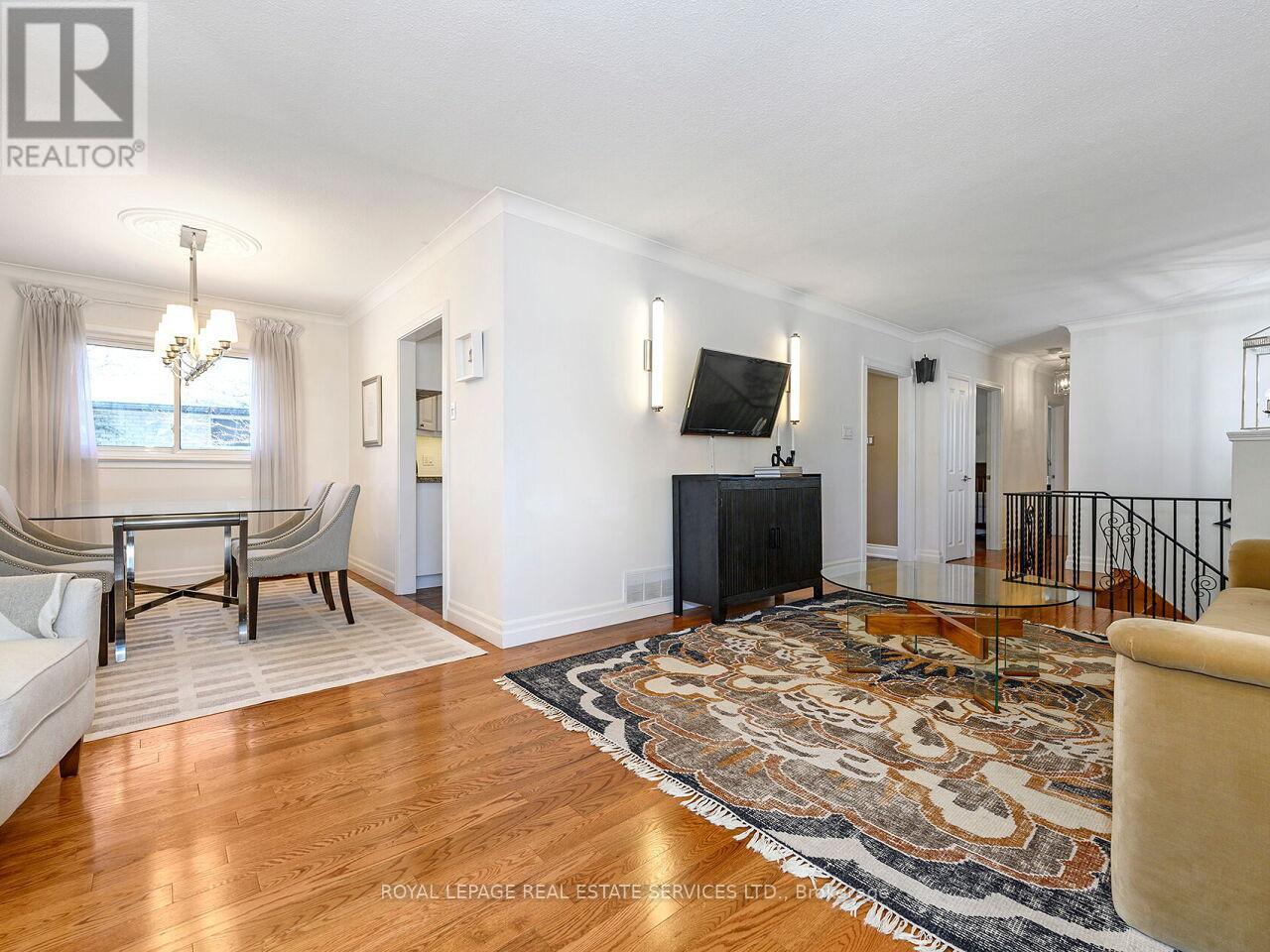 1602 Carletta Drive, Mississauga, Ontario  L4X 1E5 - Photo 11 - W12838956