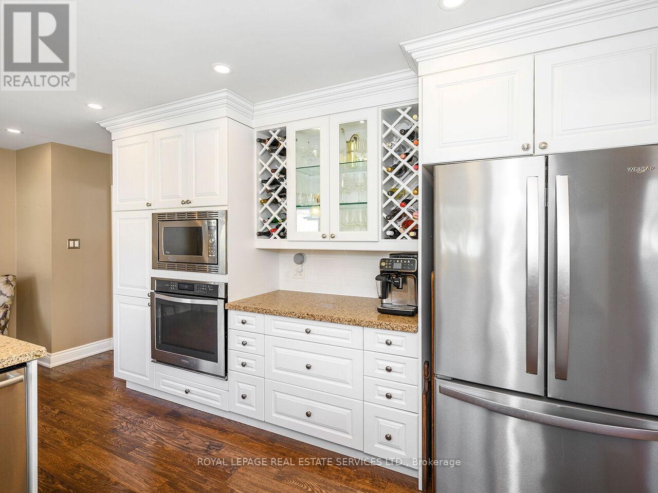 1602 Carletta Drive, Mississauga, Ontario  L4X 1E5 - Photo 17 - W12838956