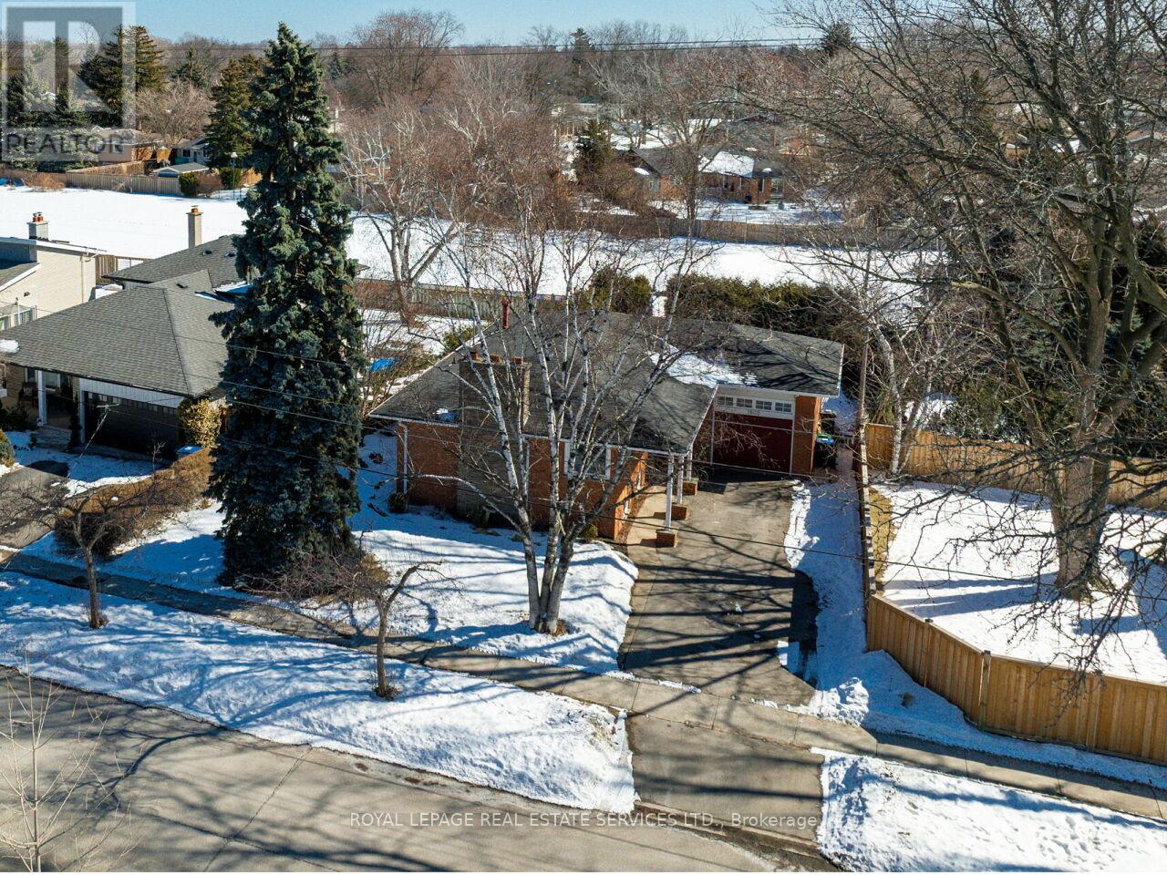 1602 Carletta Drive, Mississauga, Ontario  L4X 1E5 - Photo 4 - W12838956