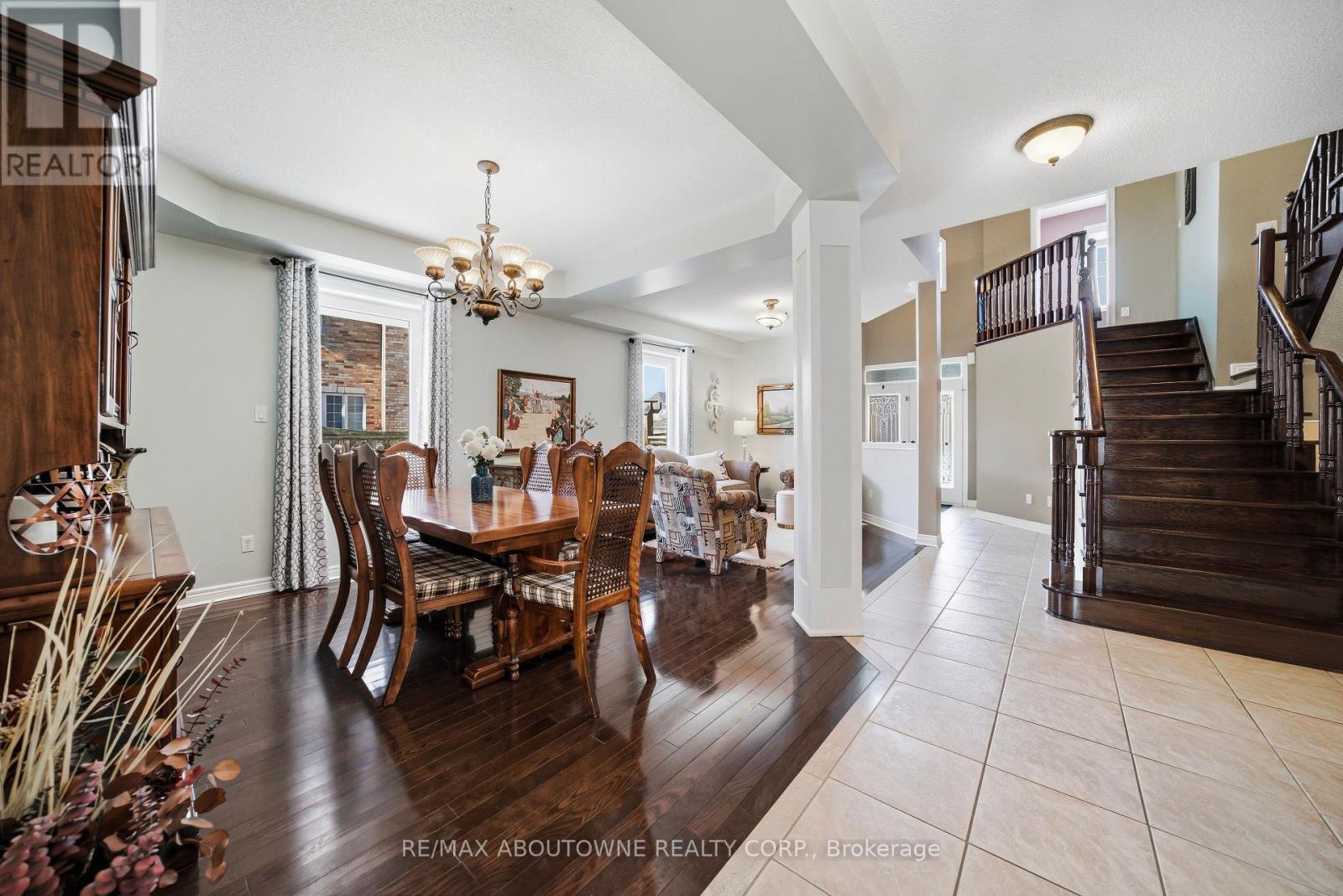 2070 Willhaven Trail, Oakville, Ontario  L6M 5G3 - Photo 7 - W12834724