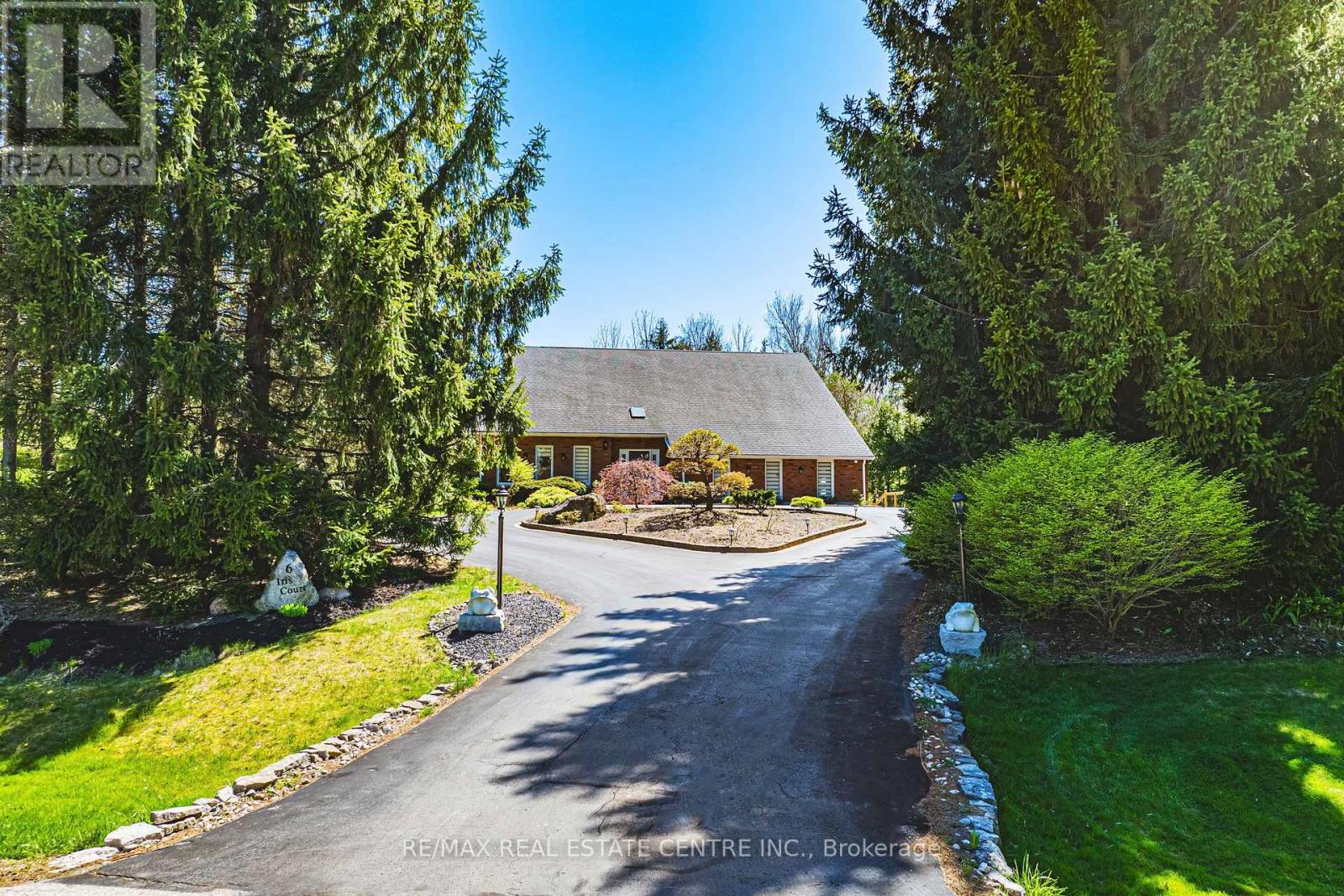 6 Iris Court, Hamilton, Ontario  L0R 1H3 - Photo 2 - X12838634