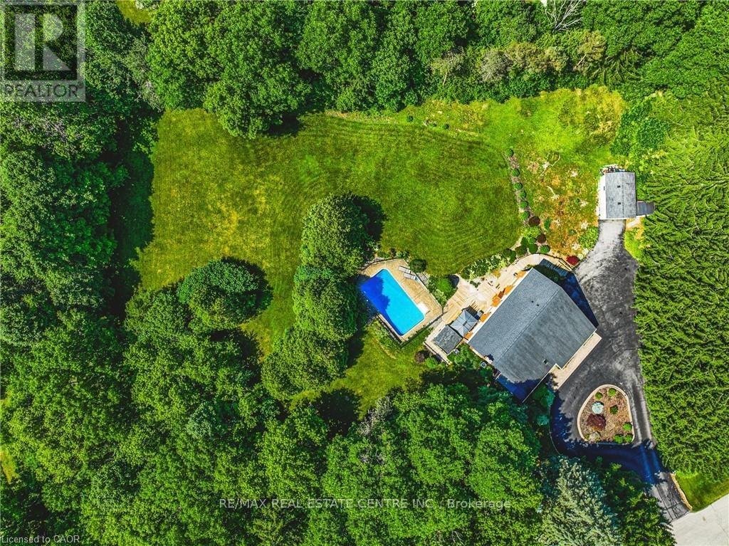 6 Iris Court, Hamilton, Ontario  L0R 1H3 - Photo 5 - X12838634