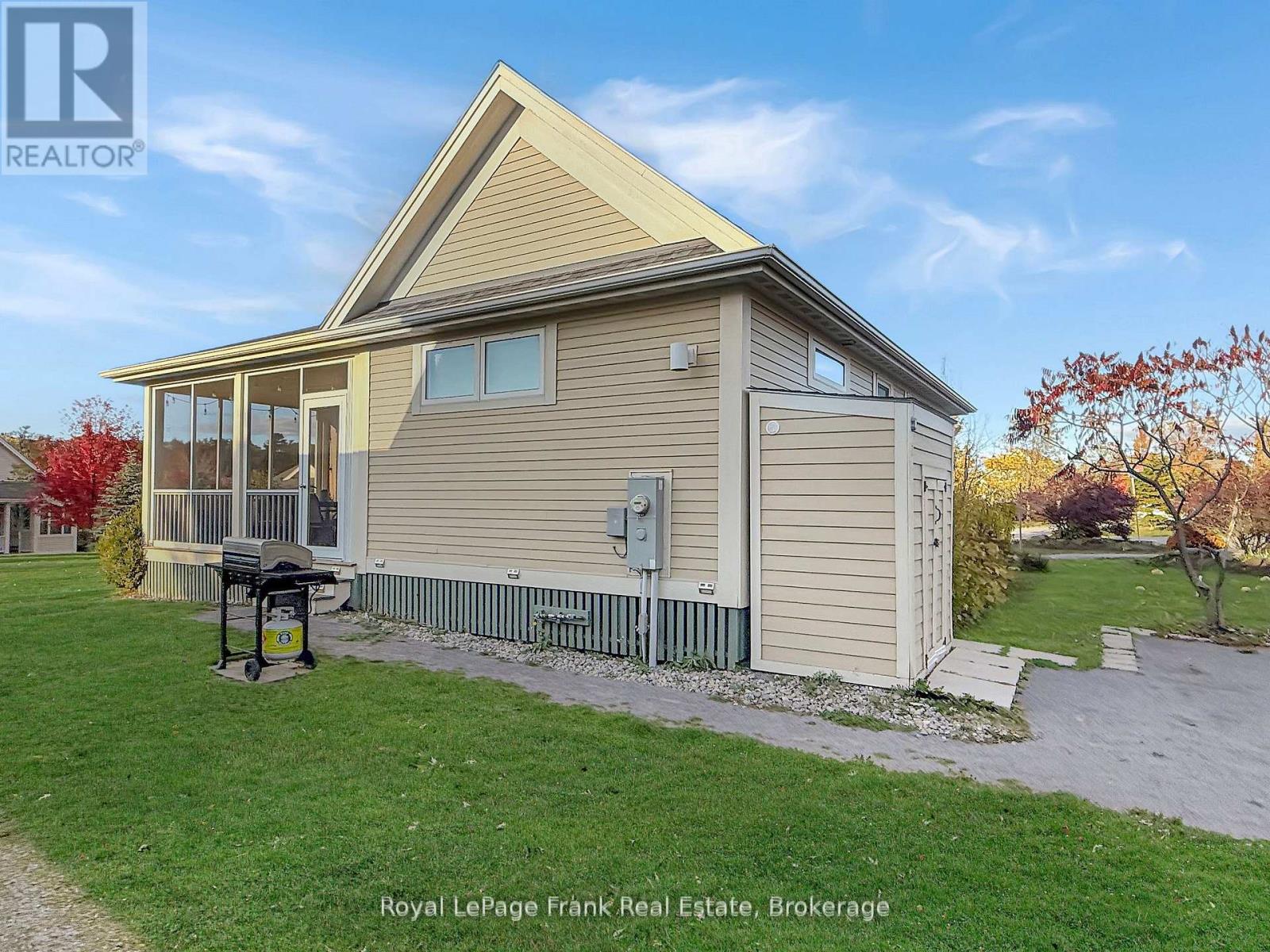 107 - 2 Butternut Lane, Prince Edward County, Ontario  K0K 1P0 - Photo 18 - X12838918