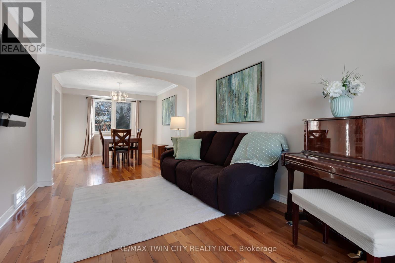 41 Delavan Drive, Cambridge, Ontario  N1S 4R4 - Photo 3 - X12838940