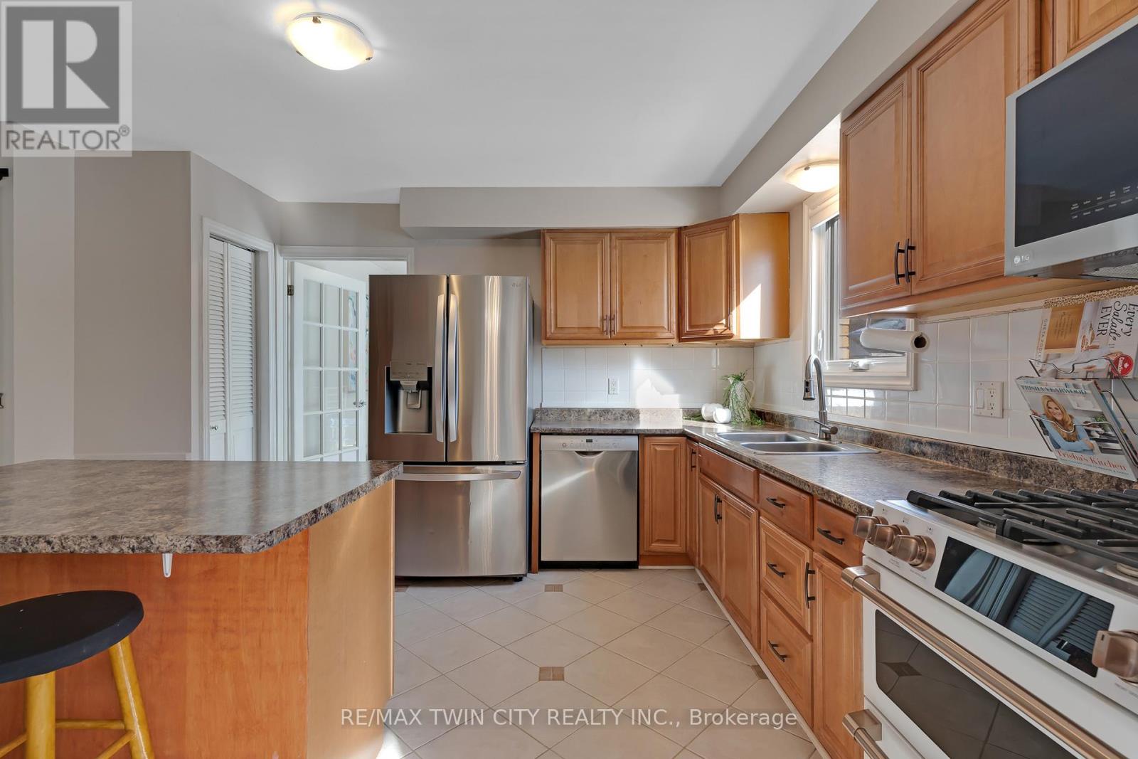 41 Delavan Drive, Cambridge, Ontario  N1S 4R4 - Photo 7 - X12838940