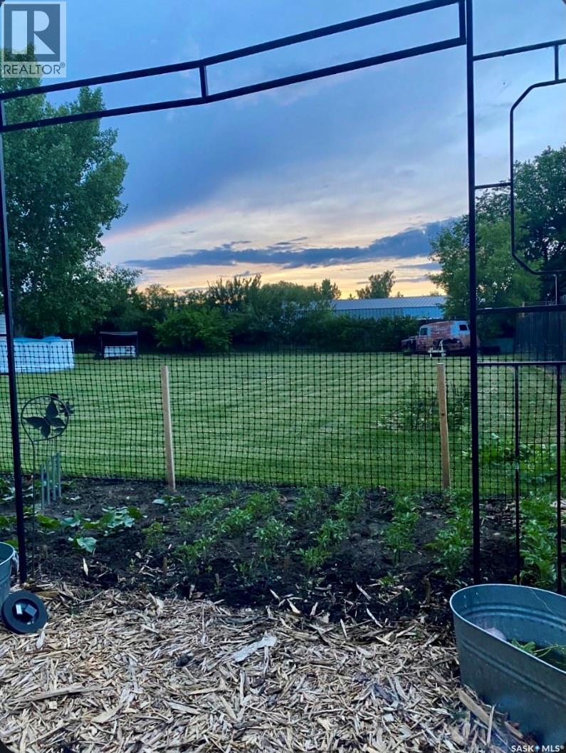 200 3rd Street, Dundurn, Saskatchewan  S0K 1K0 - Photo 39 - SK029549