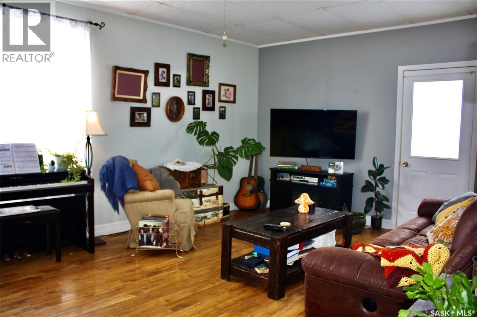 200 3rd Street, Dundurn, Saskatchewan  S0K 1K0 - Photo 9 - SK029549