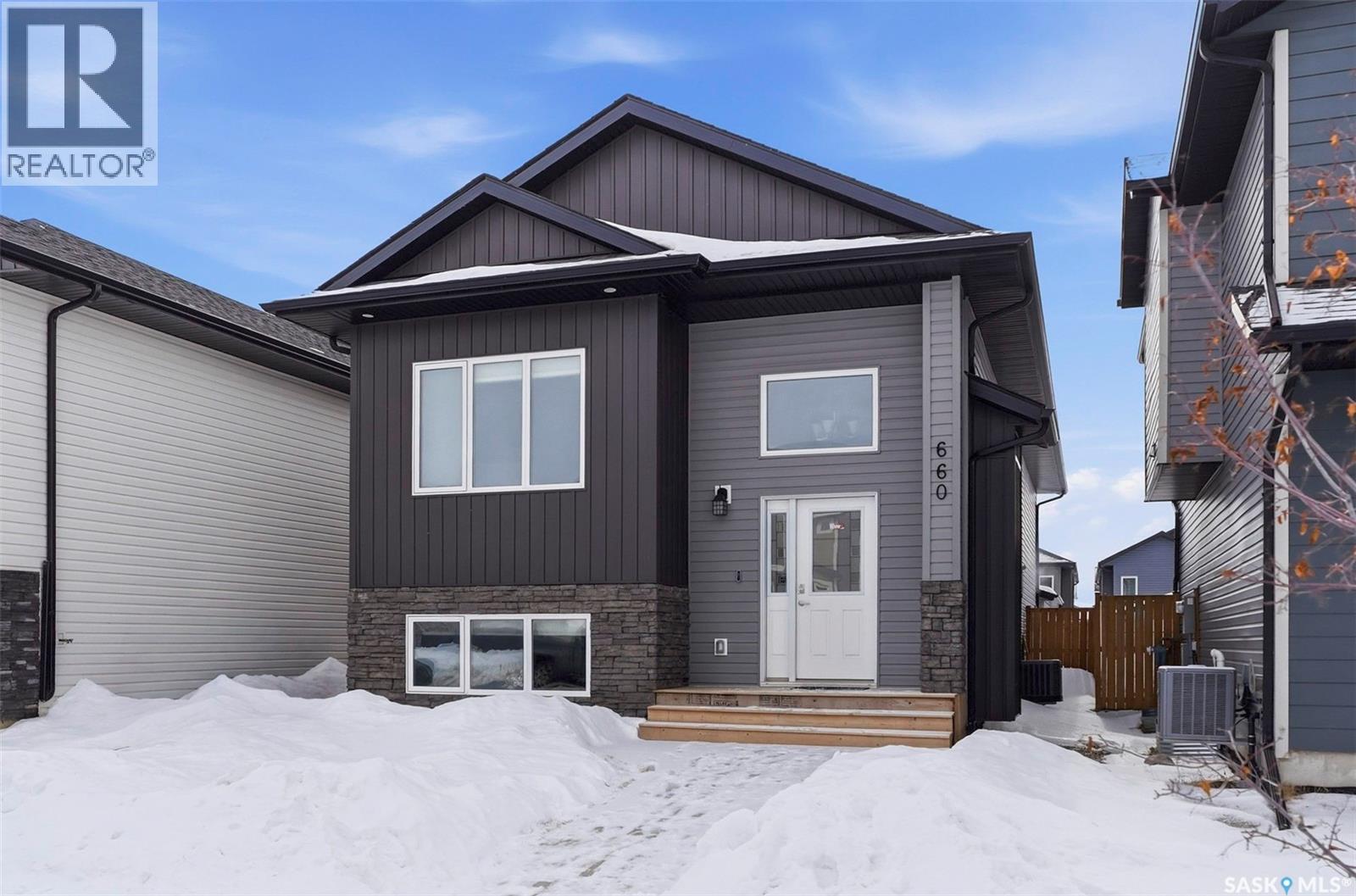 660 Feheregyhazi Boulevard, Saskatoon, Saskatchewan  S7W 1C4 - Photo 3 - SK029545