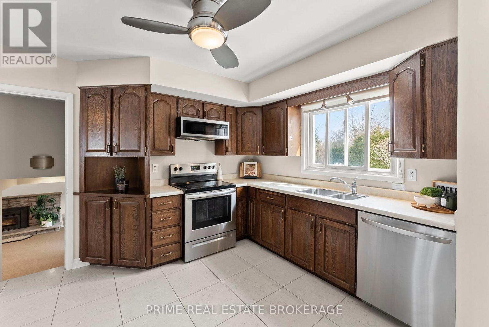 696 Algoma Place, London North, Ontario  N5X 1W6 - Photo 10 - X12839126