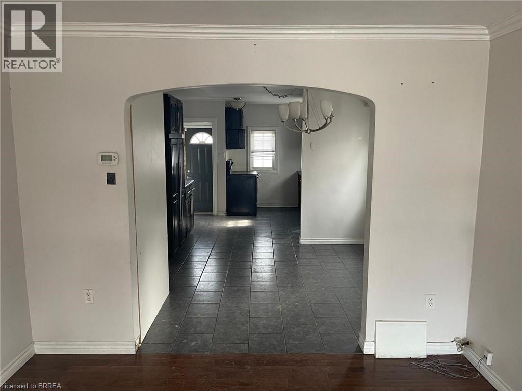 Photo 10 of 24 for 258 Wellington Road