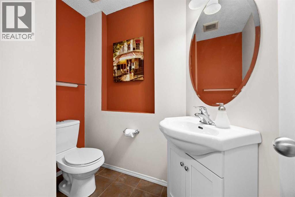 73 Sunset Heights, Cochrane, Alberta  T4C 0C7 - Photo 13 - A2284779