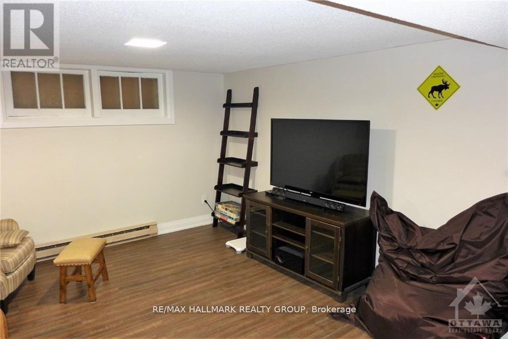 186 Balmoral Place, Ottawa, Ontario  K1H 5E5 - Photo 15 - X12839048