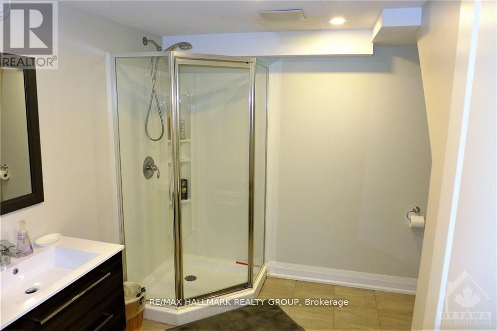 186 Balmoral Place, Ottawa, Ontario  K1H 5E5 - Photo 16 - X12839048