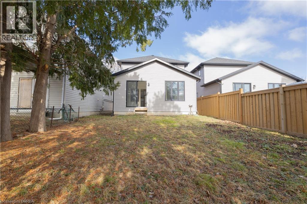 72 Balfour Street, Brantford, Ontario  N3T 1J7 - Photo 11 - 40809113