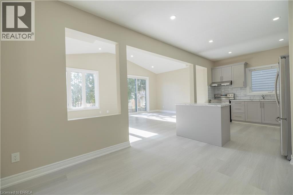 72 Balfour Street, Brantford, Ontario  N3T 1J7 - Photo 2 - 40809113