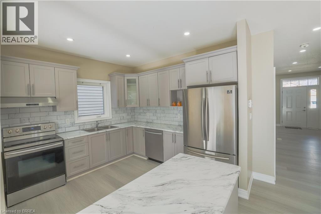 72 Balfour Street, Brantford, Ontario  N3T 1J7 - Photo 3 - 40809113