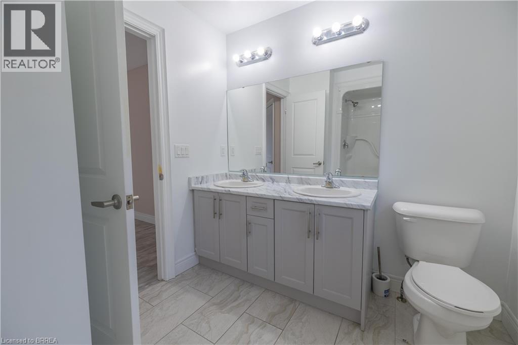 72 Balfour Street, Brantford, Ontario  N3T 1J7 - Photo 7 - 40809113