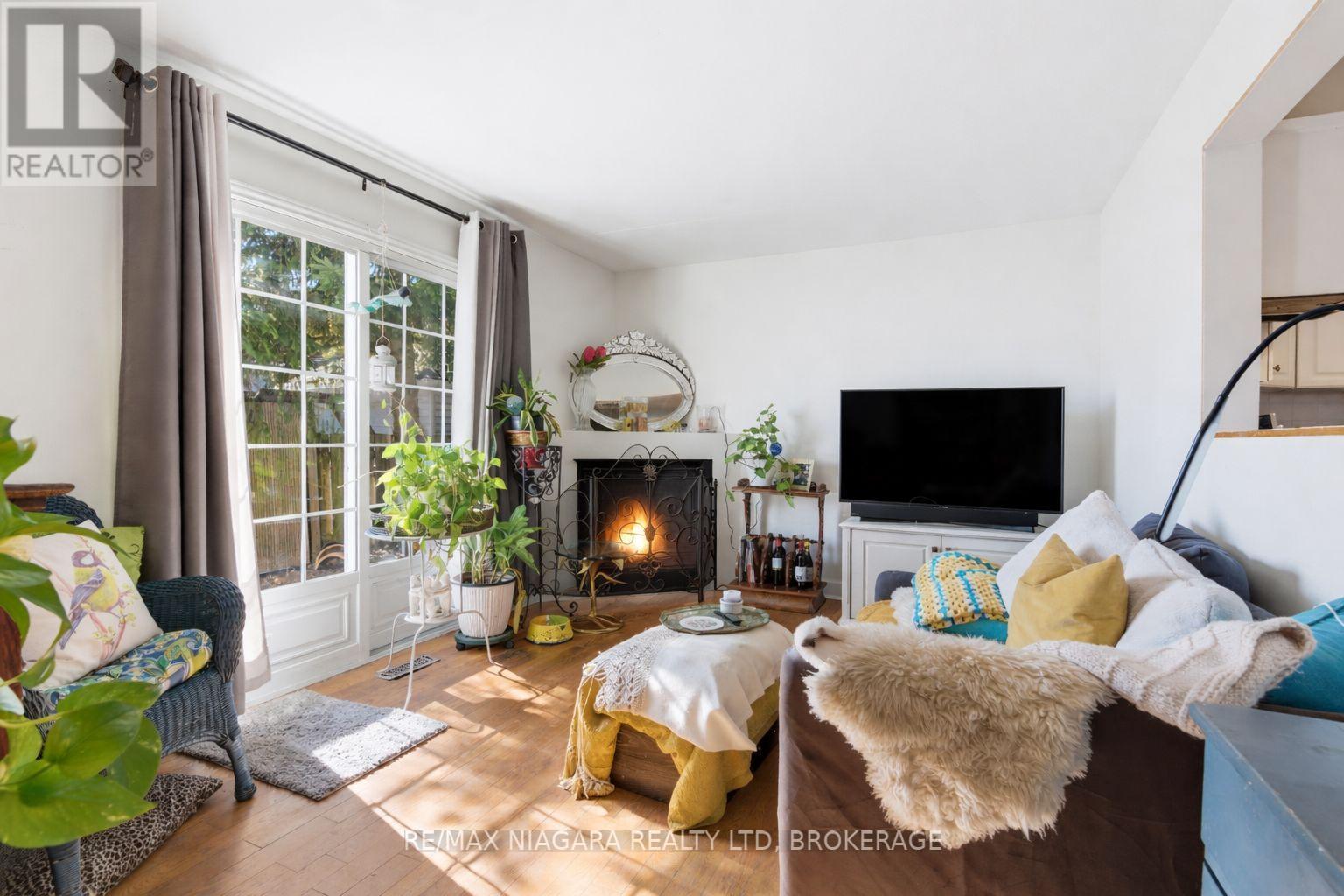 5 PAWLING STREET, St. Catharines, Ontario