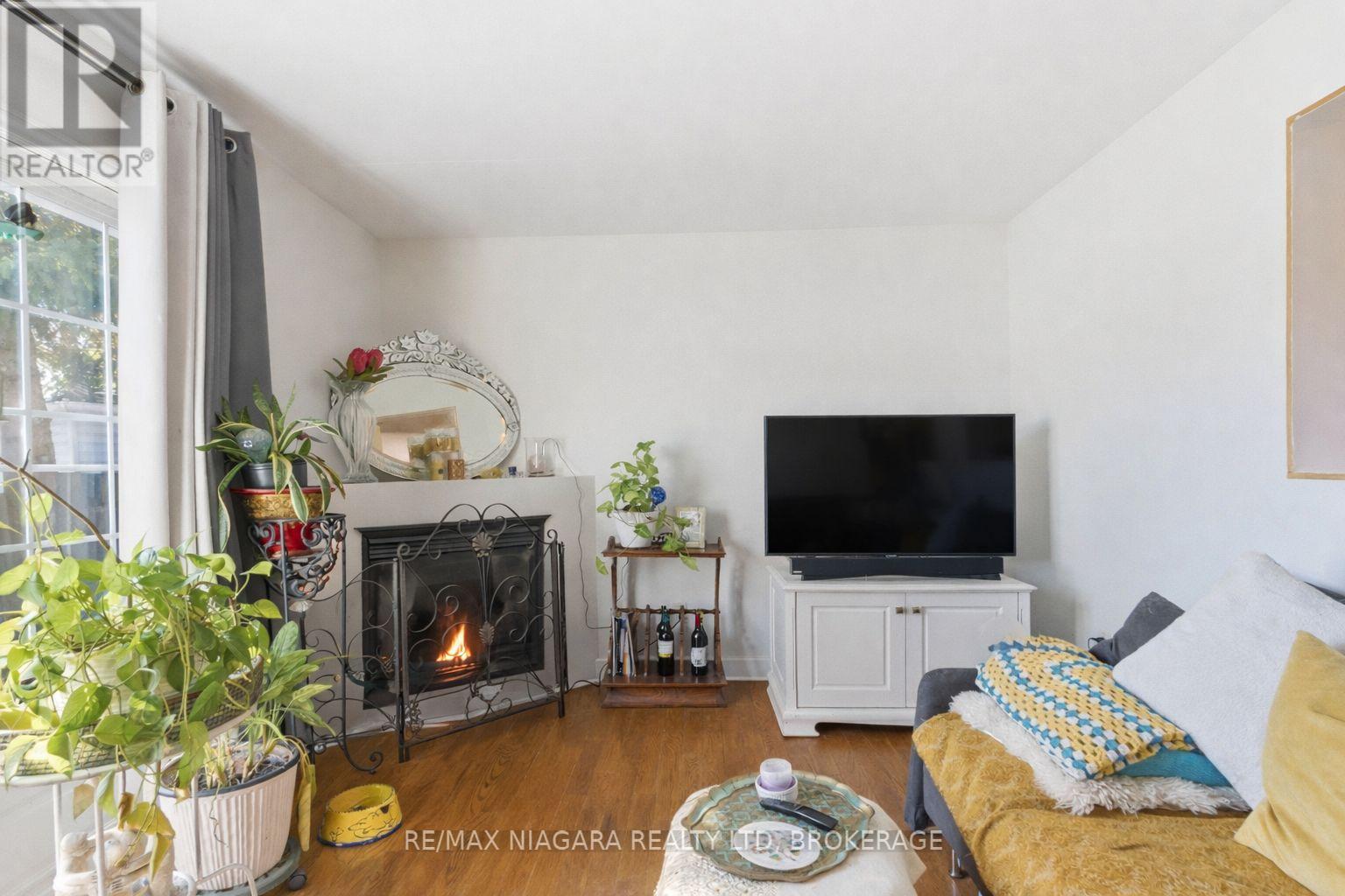 5 Pawling Street, St. Catharines, Ontario  L2N 5M1 - Photo 11 - X12839100