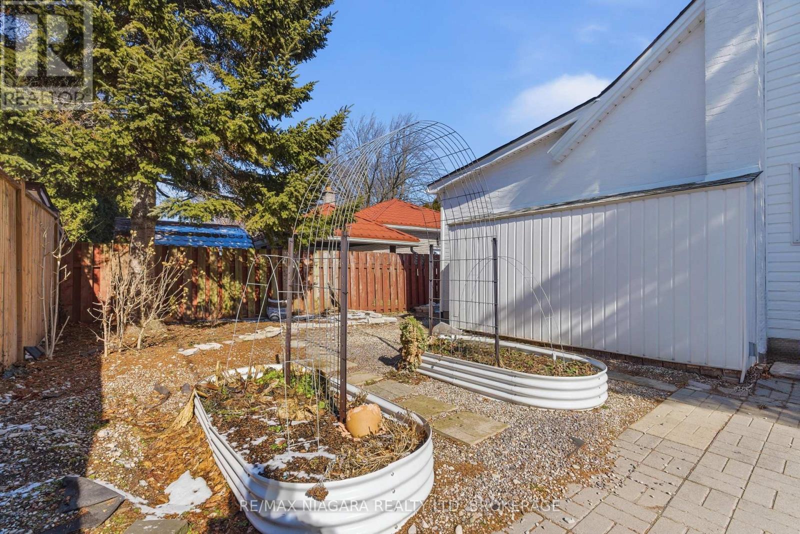 5 Pawling Street, St. Catharines, Ontario  L2N 5M1 - Photo 35 - X12839100