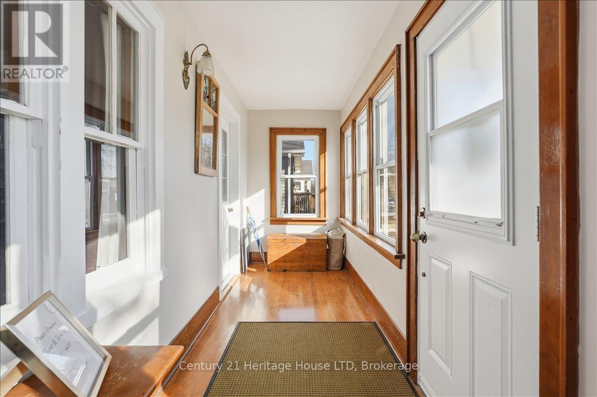 282 Beatrice Street, Welland (Lincoln/crowland), Ontario  L3B 2Z7 - Photo 4 - X12839118