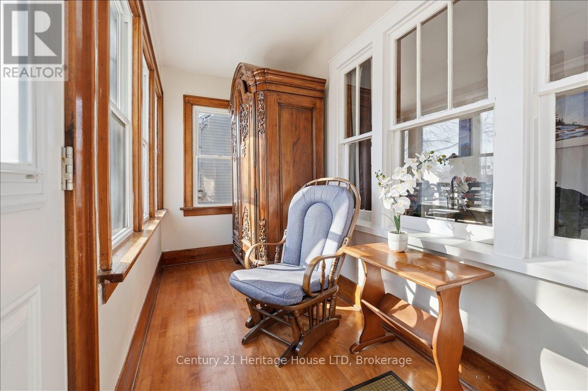 282 Beatrice Street, Welland (Lincoln/crowland), Ontario  L3B 2Z7 - Photo 5 - X12839118